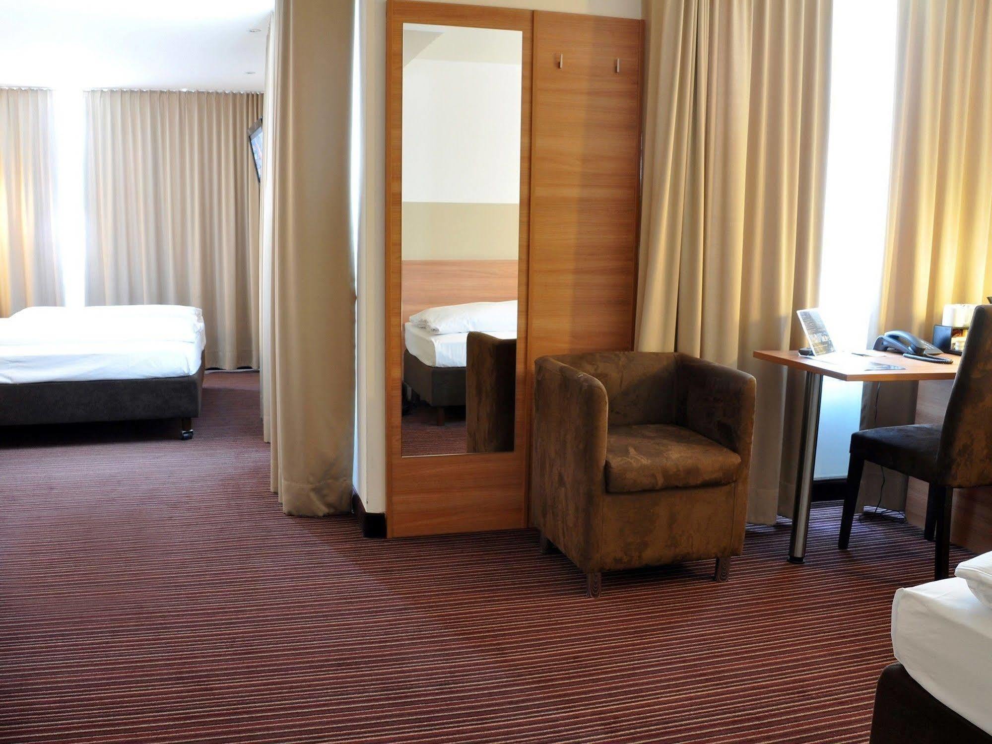 Hotel Cristal Munich