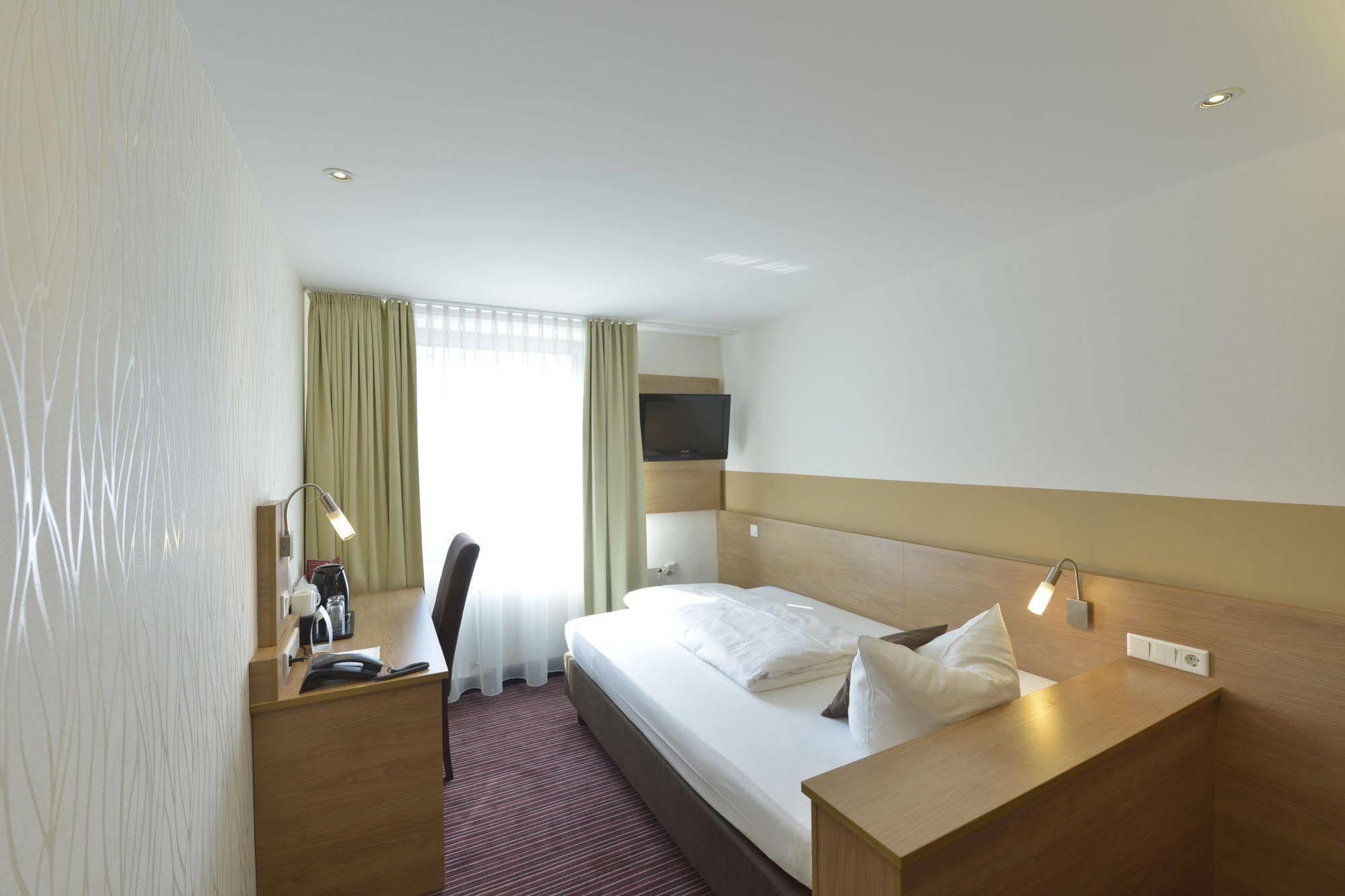 Hotel Cristal Munich