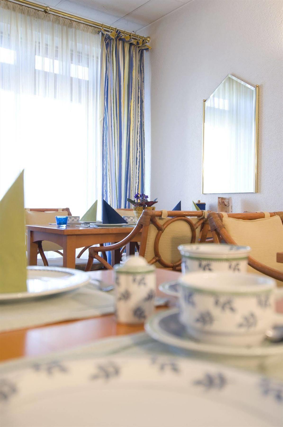 Gaestehaus Forum Am Westkreuz 3*