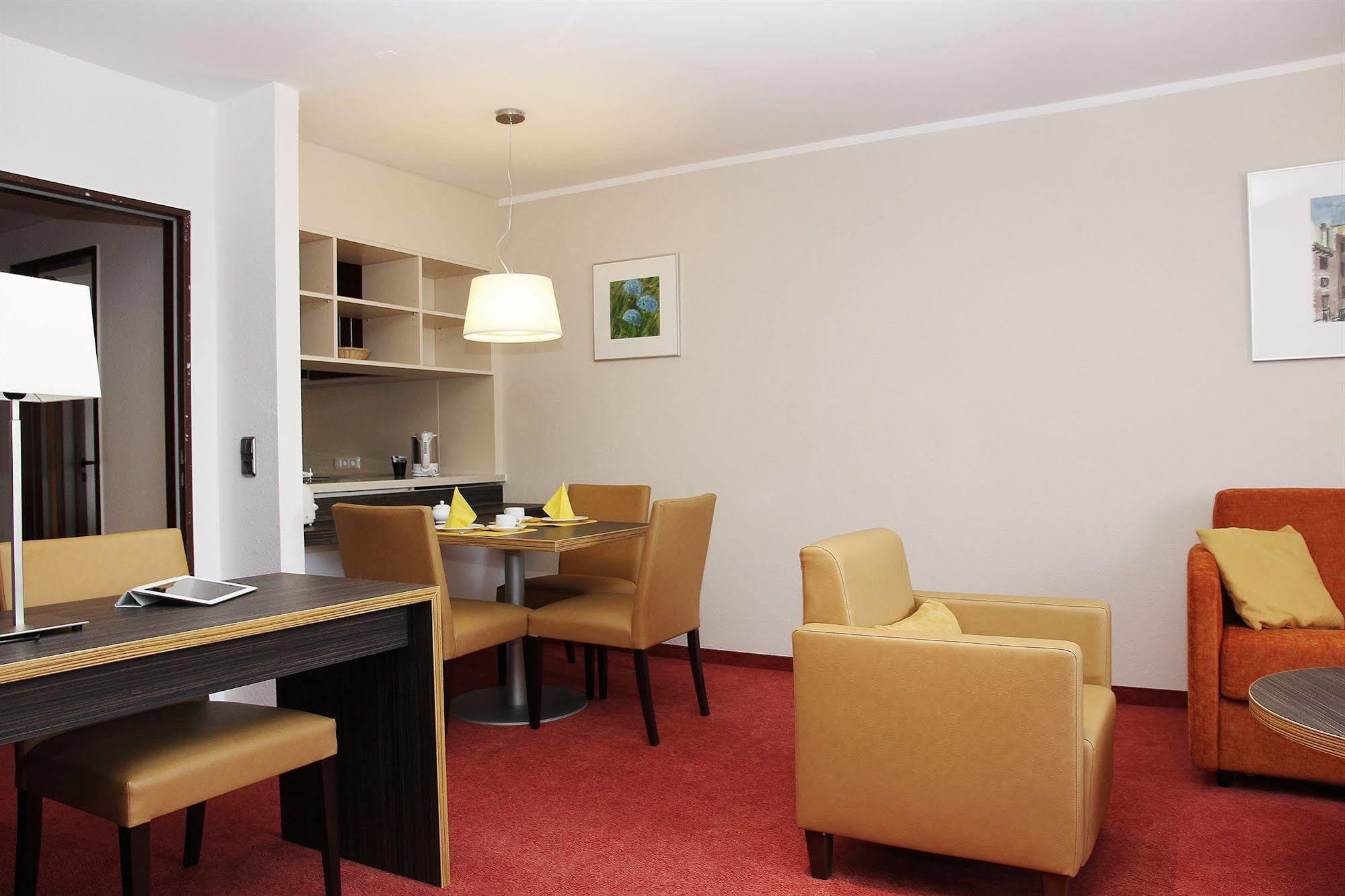 Aparthotel Gaestehaus Forum Am Westkreuz