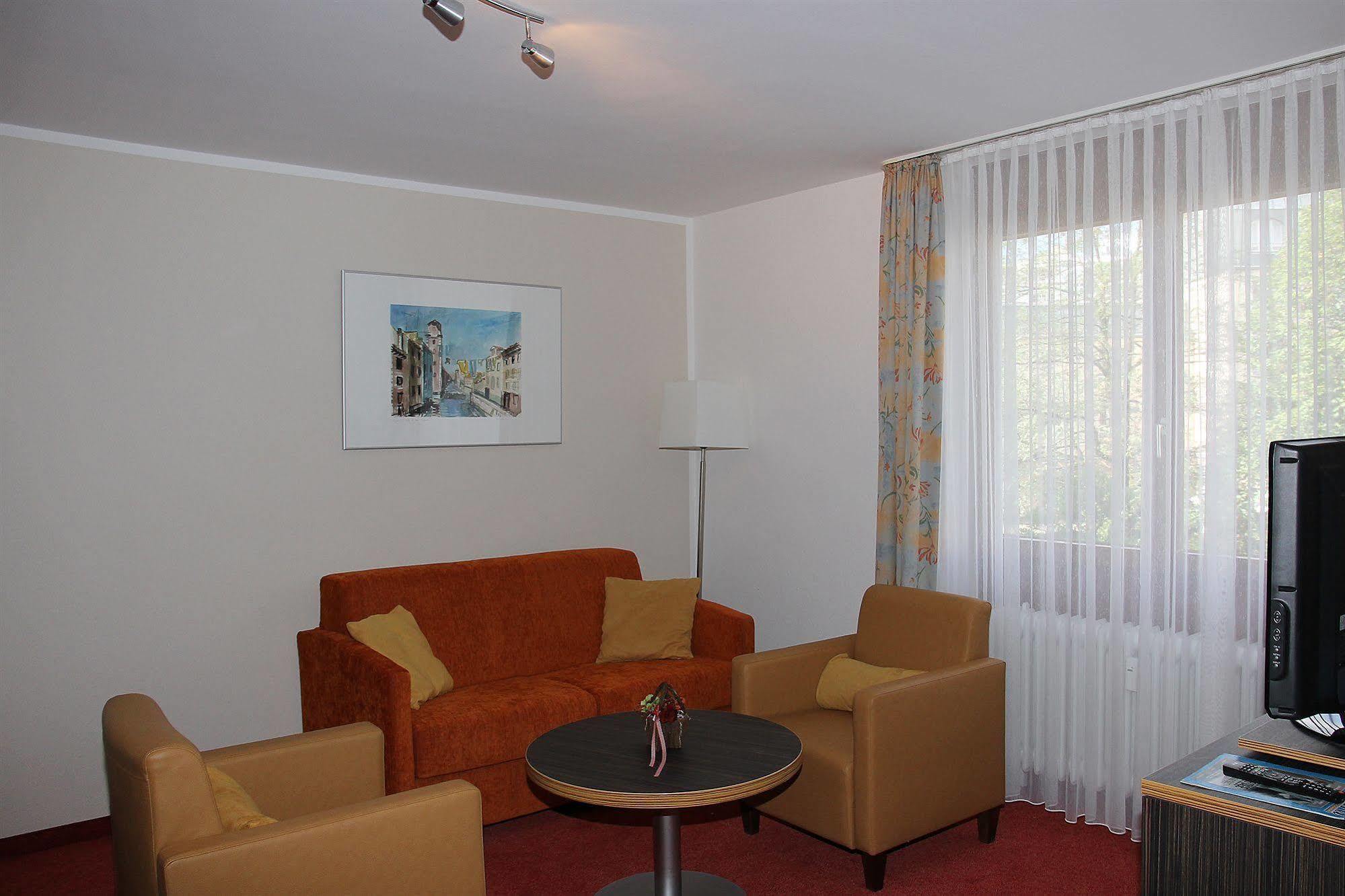 Aparthotel Gaestehaus Forum Am Westkreuz 3*