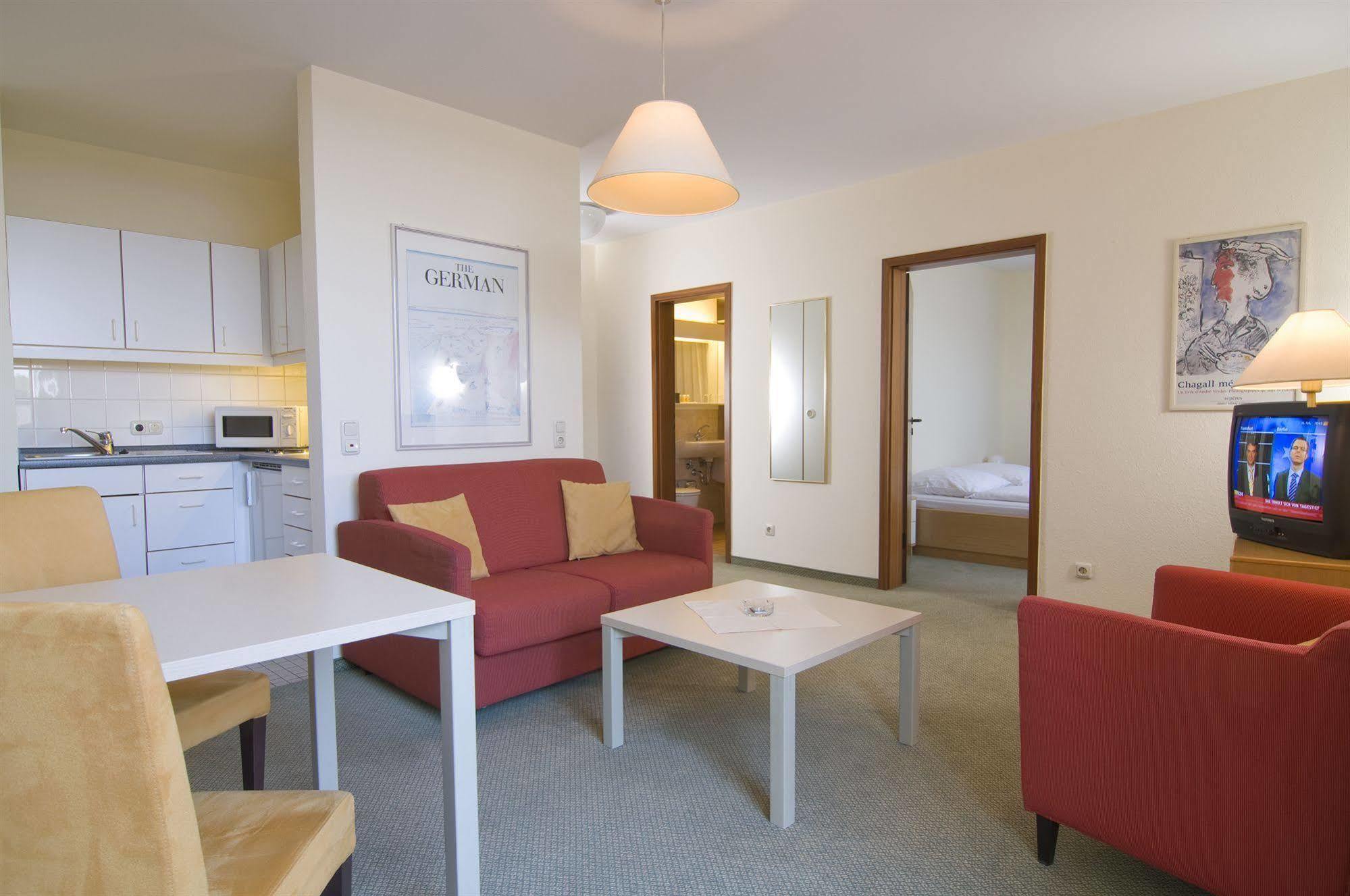Aparthotel Gaestehaus Forum Am Westkreuz 3*
