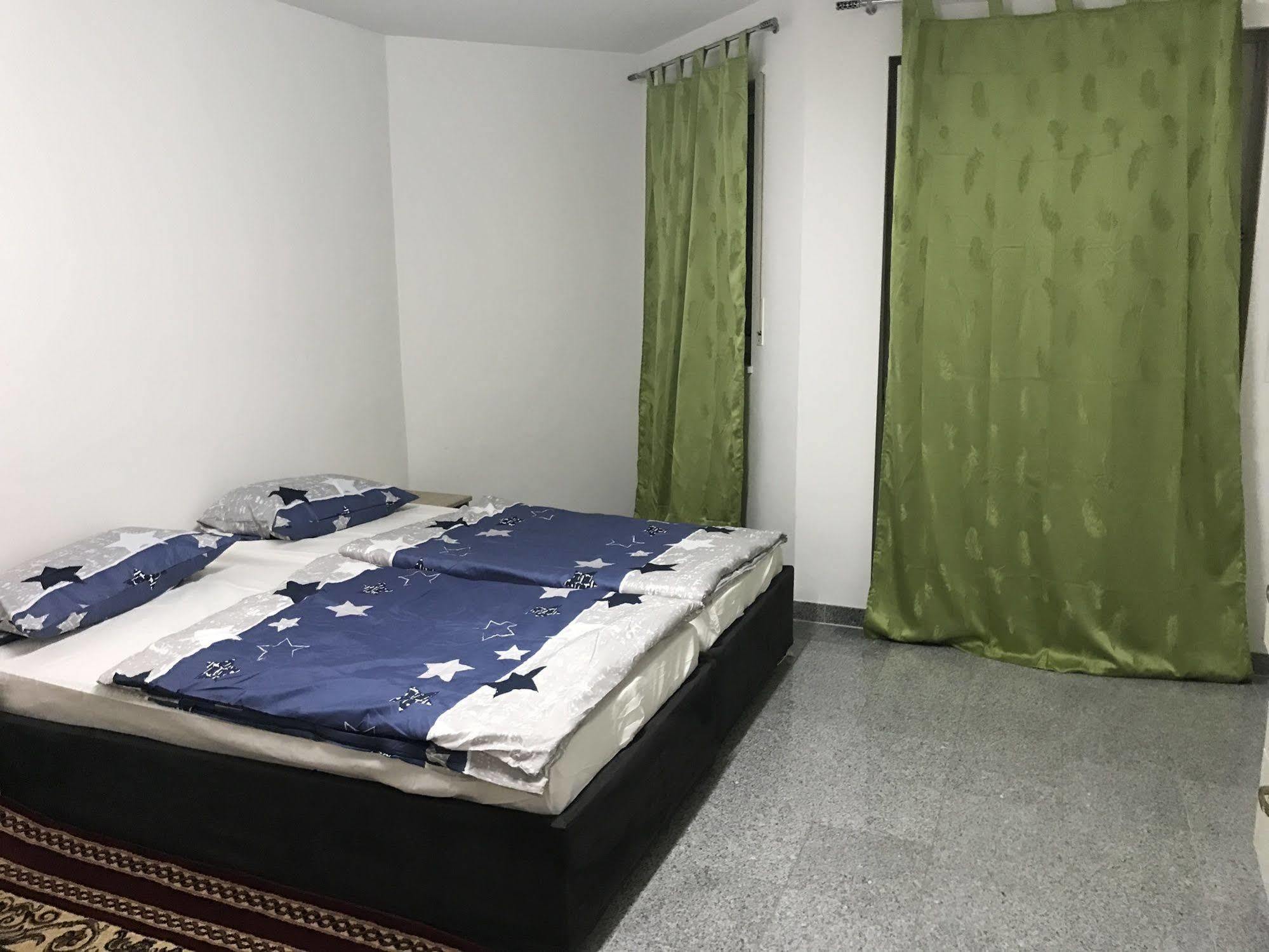 Kn Kahtan Boarding House *