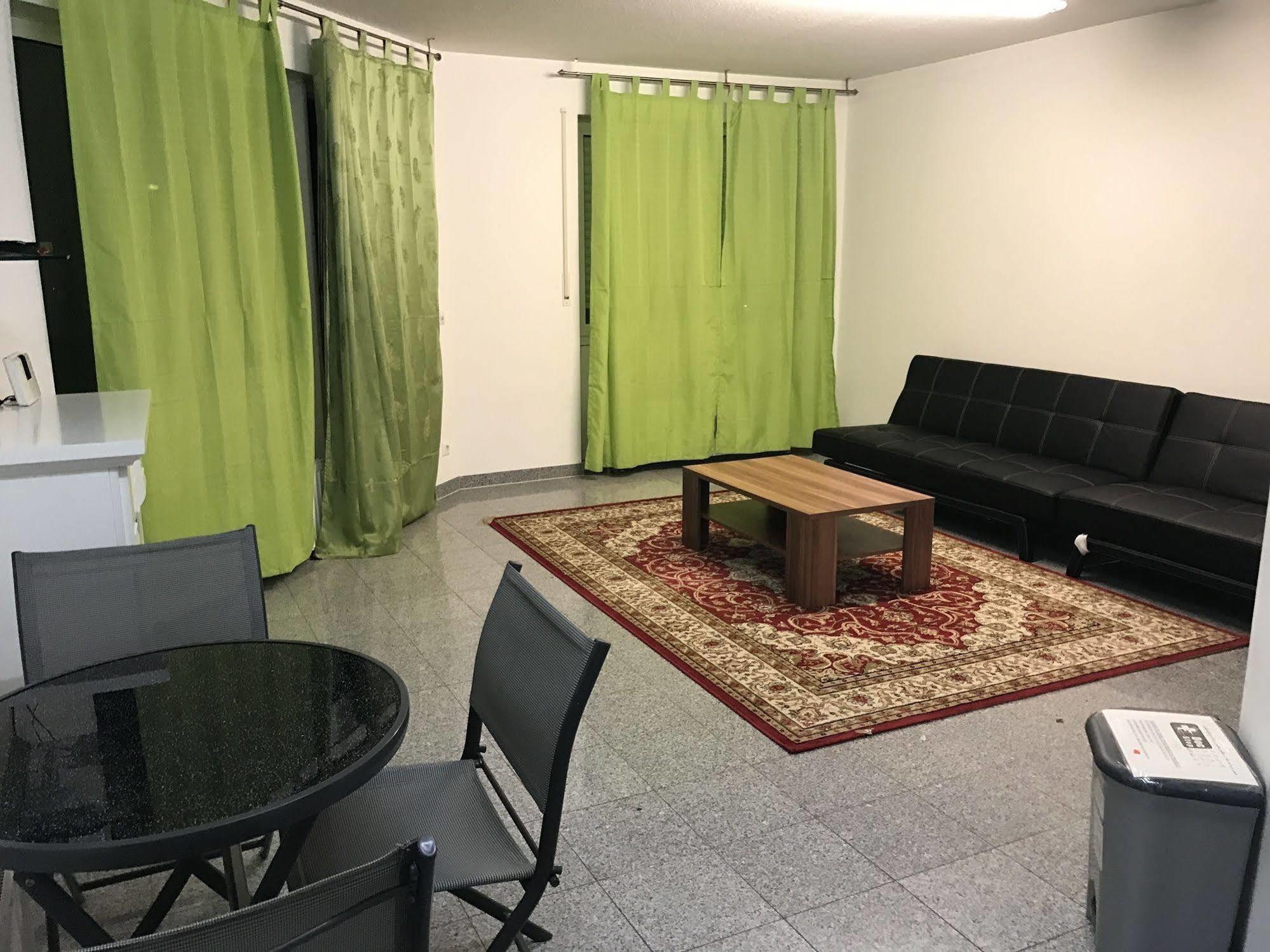 Kn Kahtan Boarding House Apartment Munich