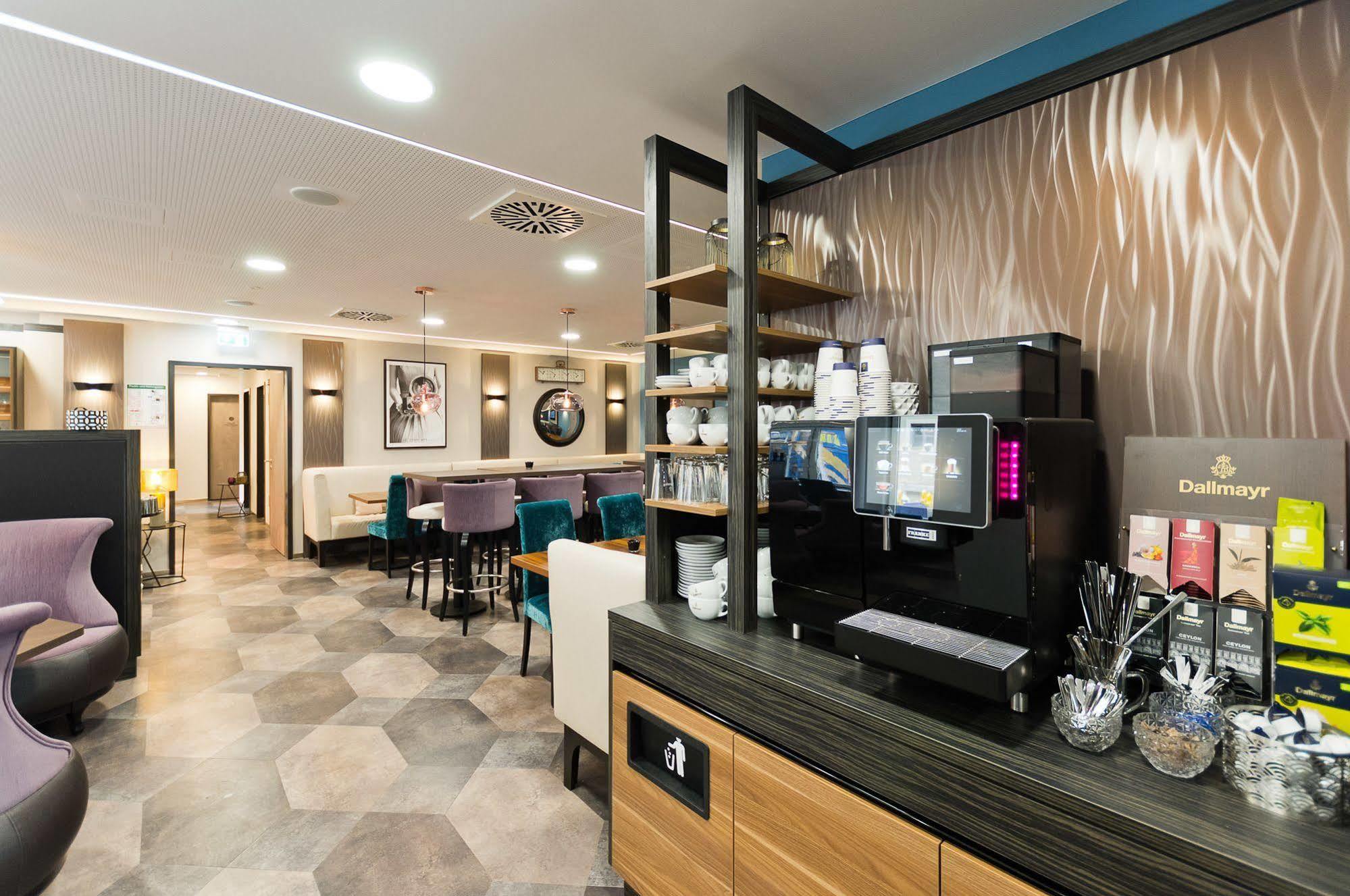 Elaya Hotel