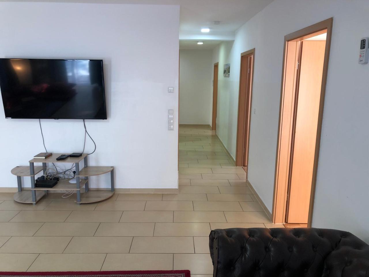 Sahara Falcon 3*