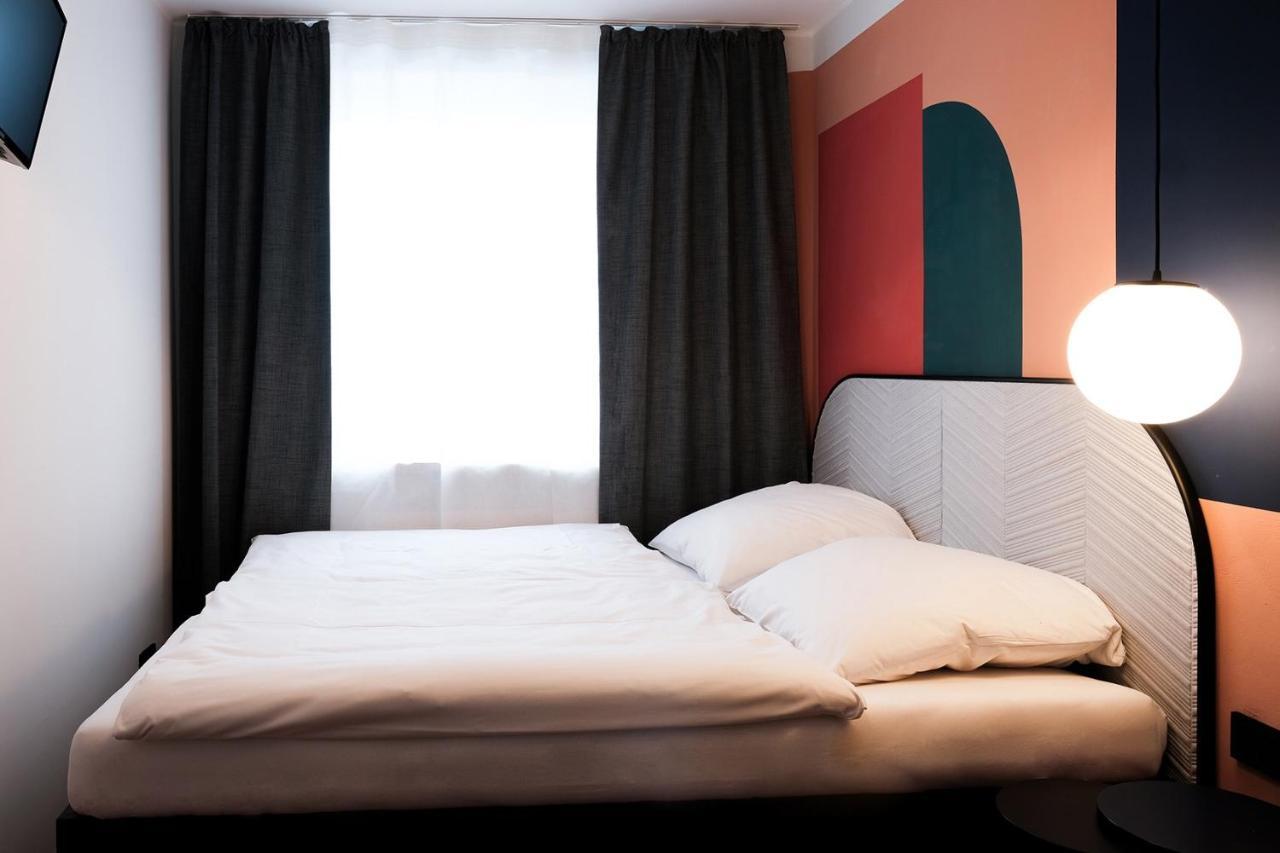 Hotel The Dot | 24/7 Checkin 3*