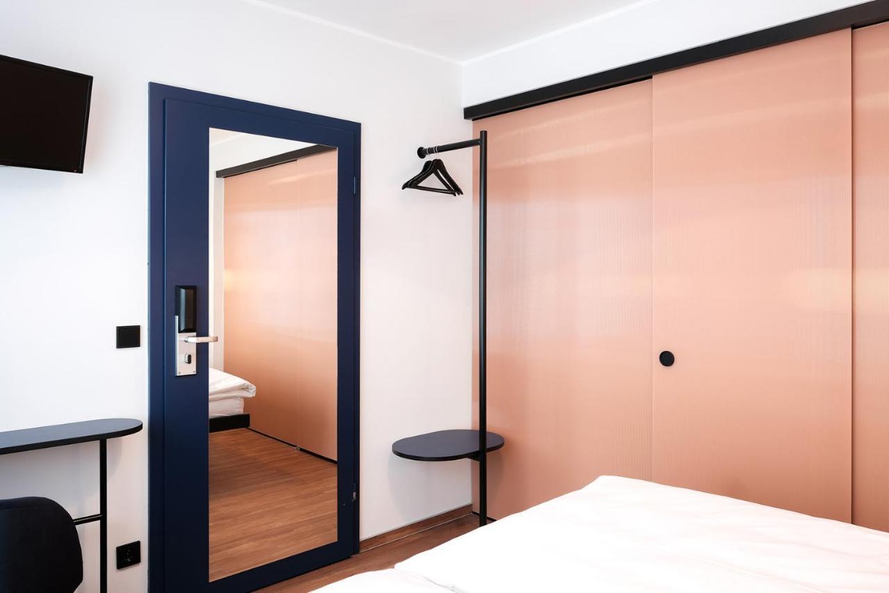 The Dot | 24/7 Checkin Hotel 3*