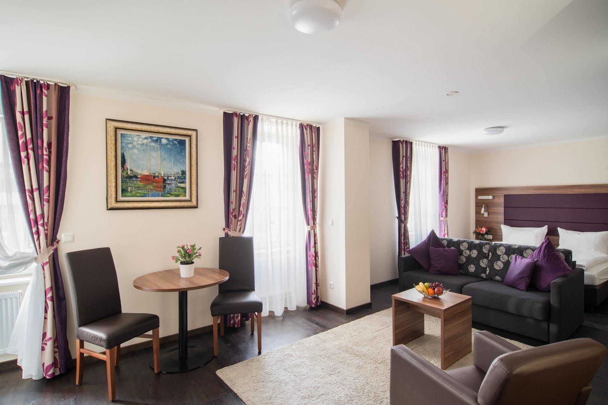 Batu Aparthotel 3*