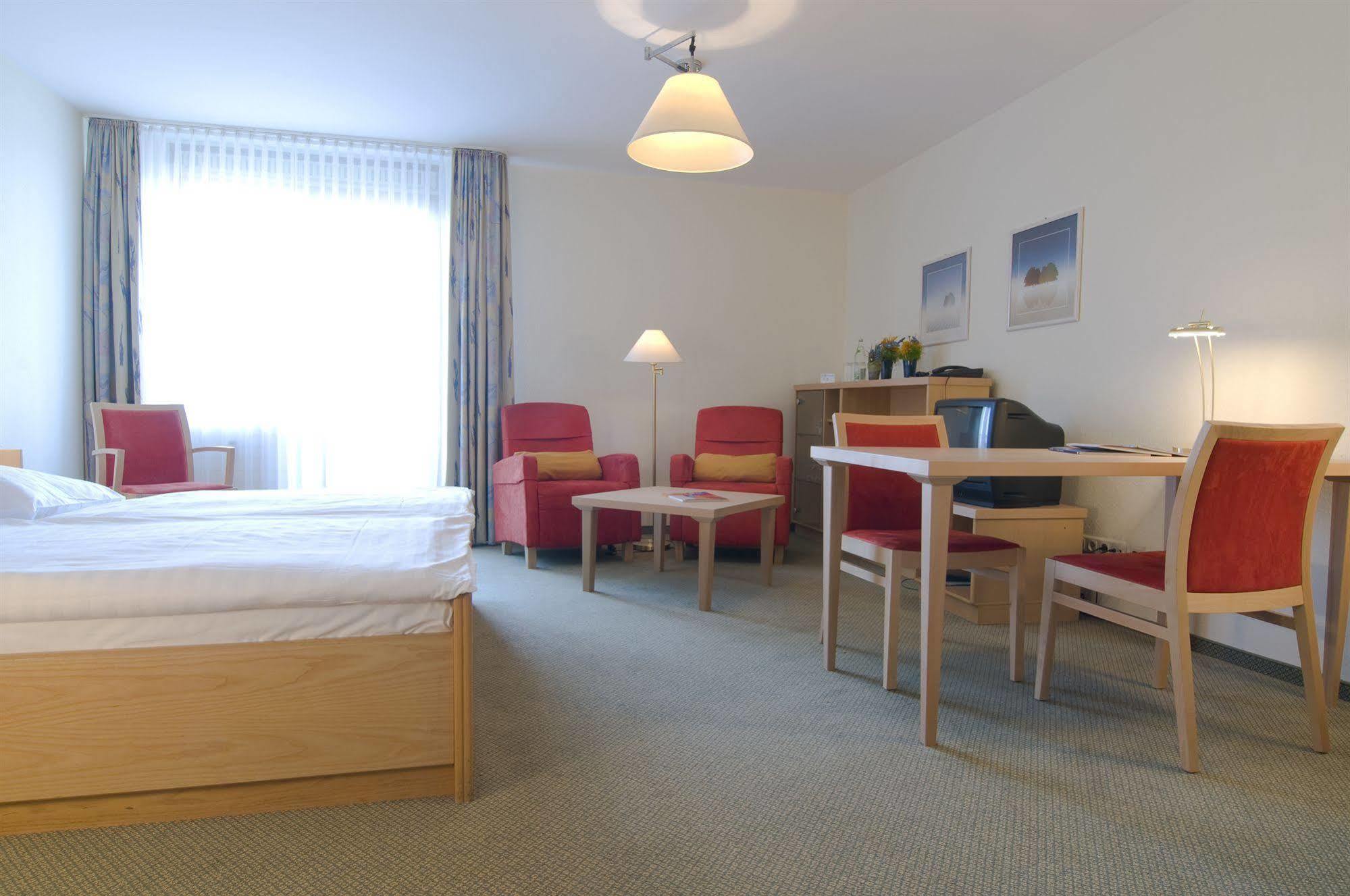 Gaestehaus Forum Am Westkreuz Aparthotel 3*