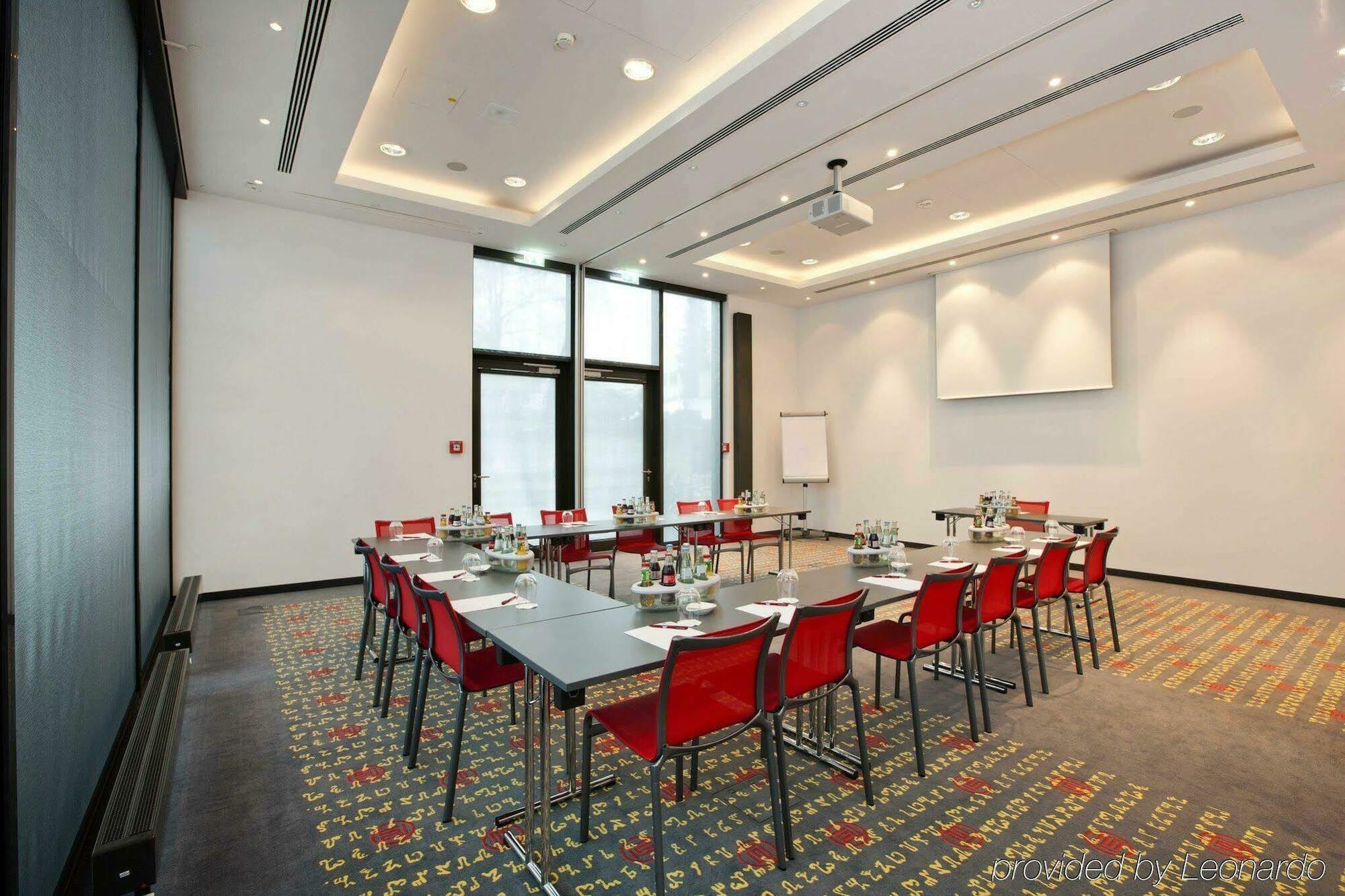 Hotel - Westpark By Ihg 4*