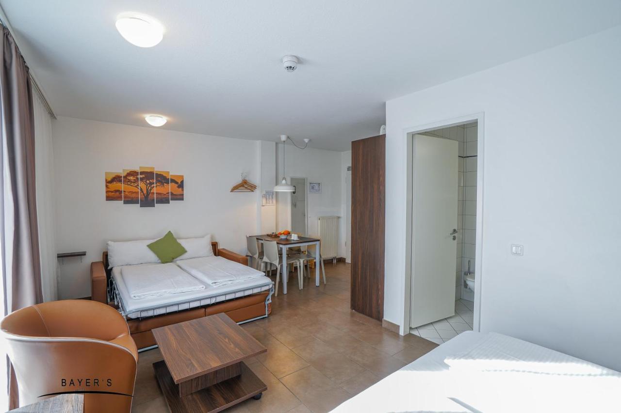 Bayer's Boardinghouse Und Munich