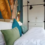 Homely Stay Studio 4 - Chic Self-Check-In Room For Short Stays