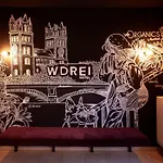 Wdrei Hotel