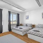 Munich Gem - 2 Bedroom Alpine View Tranquility