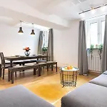 Marienplatz Apartment 2 Bedrooms Living Room Kitchen