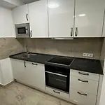 One Bedroom Souterrain Apartment With Kitchen And Personal Bathroom