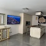 Luxurious 2 Bedroom Apartment Old City
