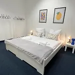 Beckhomes- New, Unique Apartment For 16 People