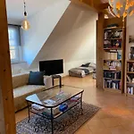 Helle Und Ruhige Dachgeschosswohnung