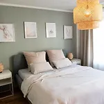Beautiful Old Town Apartment