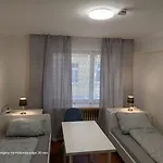 K3 Rg, Zentrale Lage, Schoene 2 Zimmer, Voll Ausgestattet!