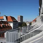 Schiller 5 Hotel