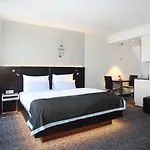 Schiller 5 Hotel