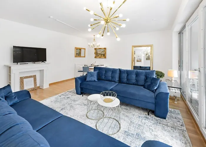 Zwei Zimmer Wohnung Im Stadtzentrum Mit Tiefgaragenplatz
