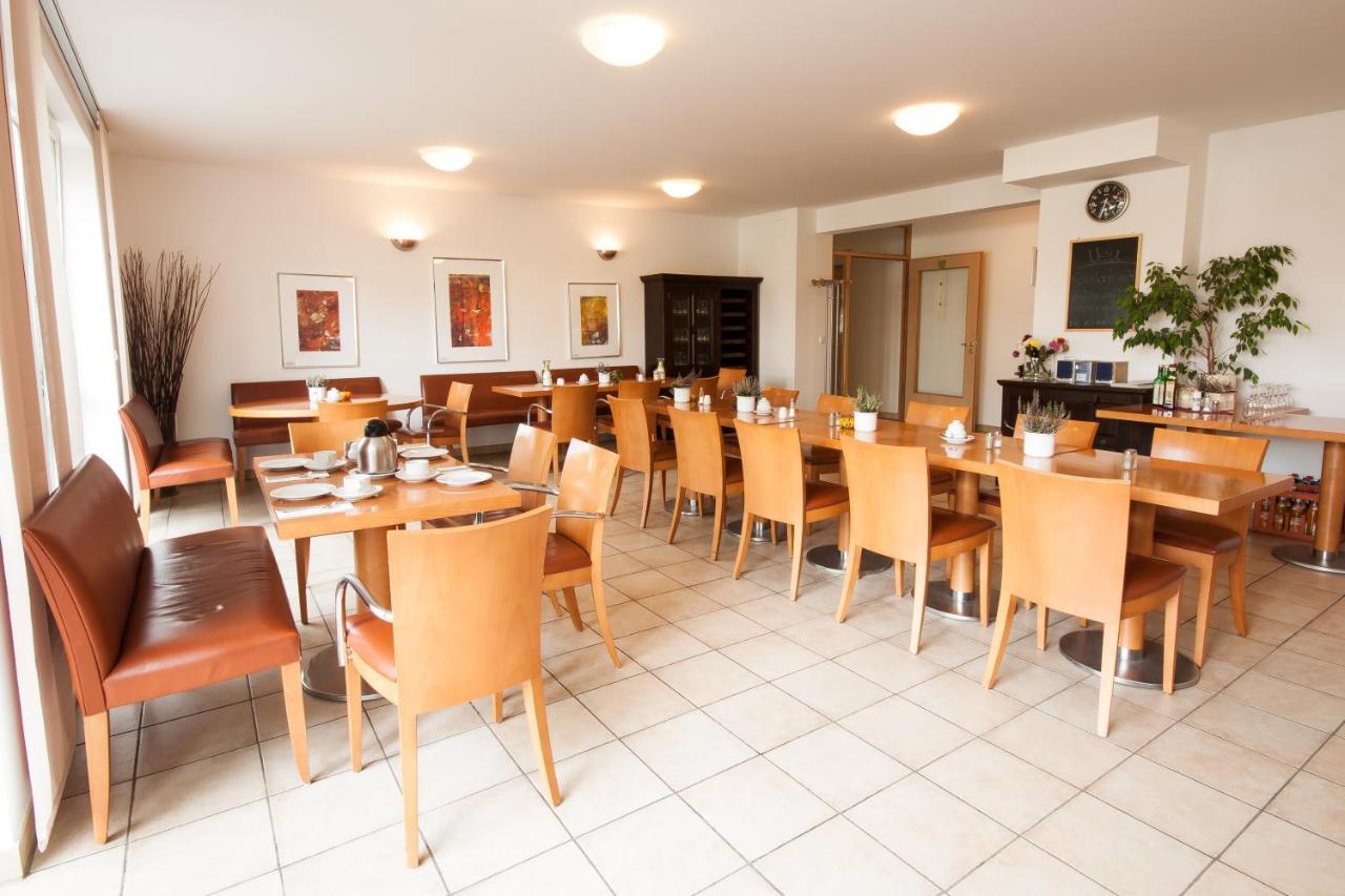 Gastehaus Olympia Reitanlage Munchen-riem * Munich