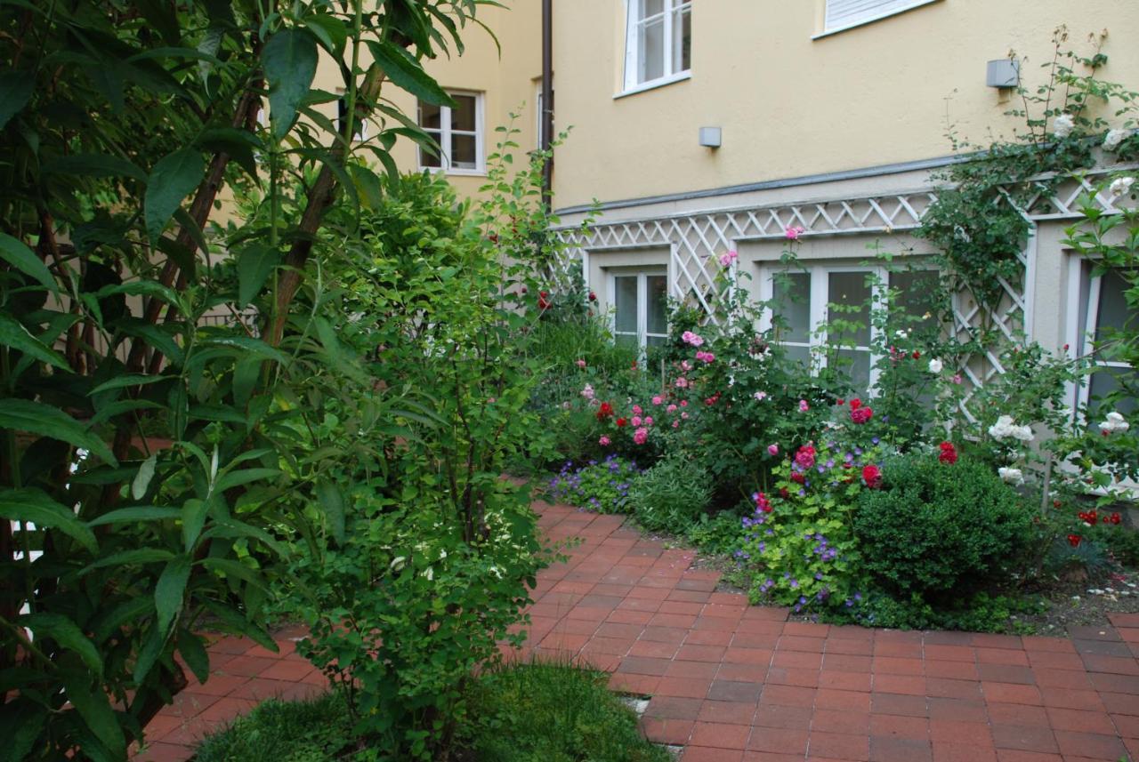 Artist Schwabing *