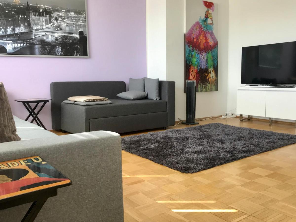 Gemutliches Zuhause Im Dachgeschoss Am Konigsplatz Munich