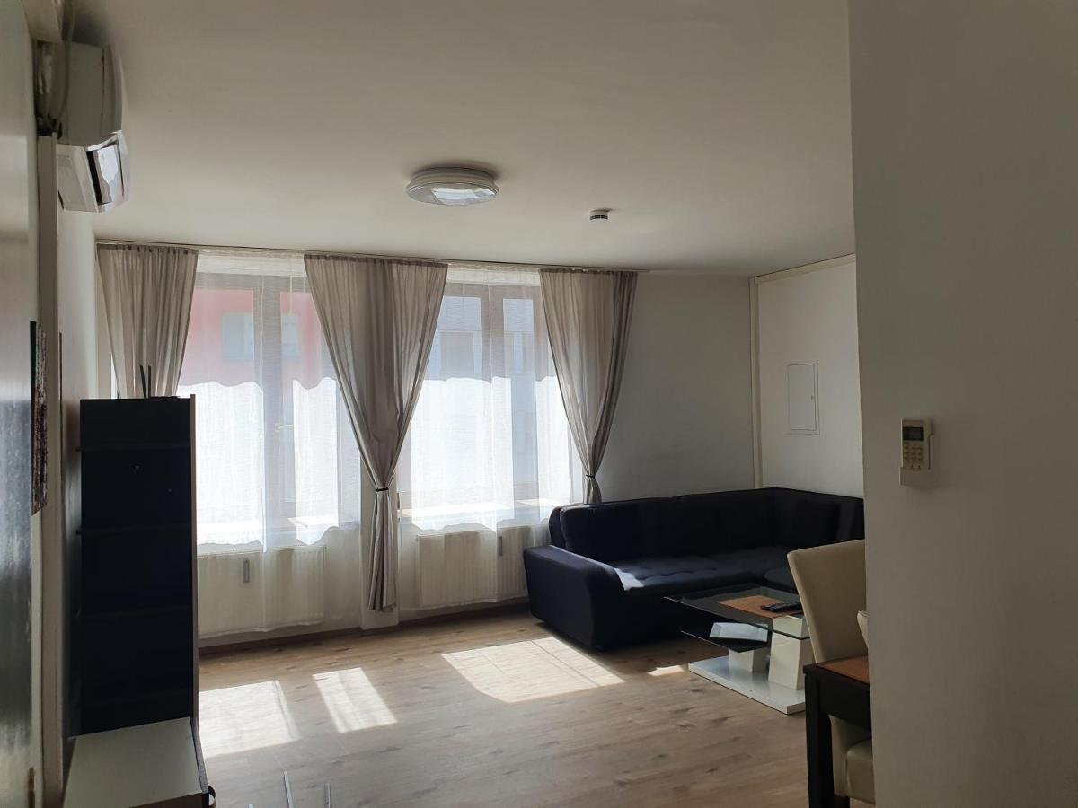 New Center 1 Apartment *