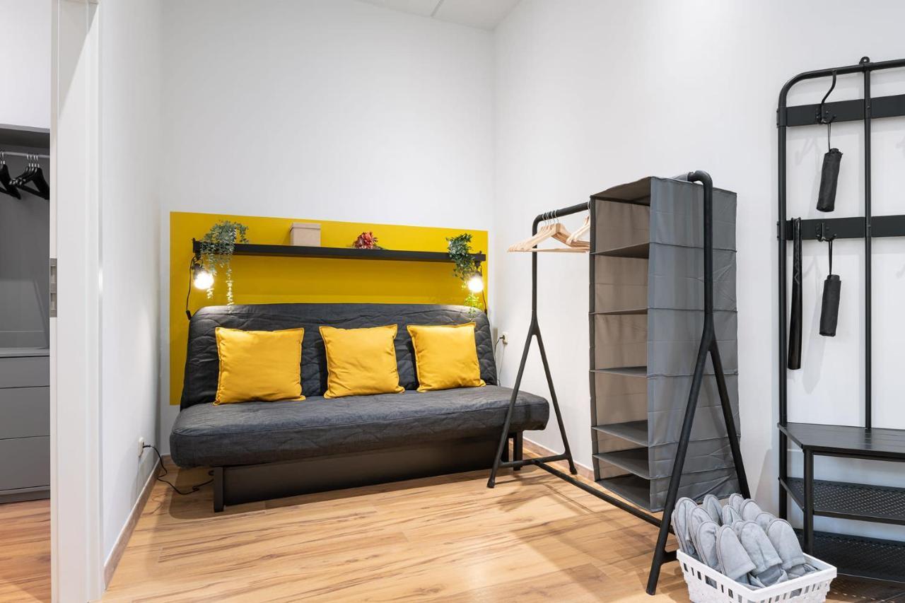 Apartment Big Central Near Rotkreuzplatz With 3 Bedroom For 12 Pax *