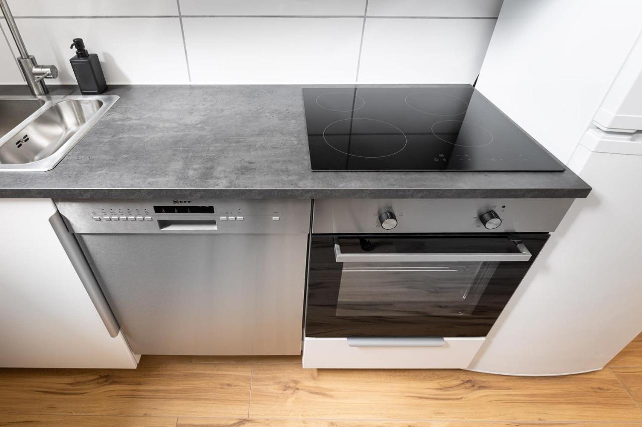 Big Central Near Rotkreuzplatz With 3 Bedroom For 12 Pax München