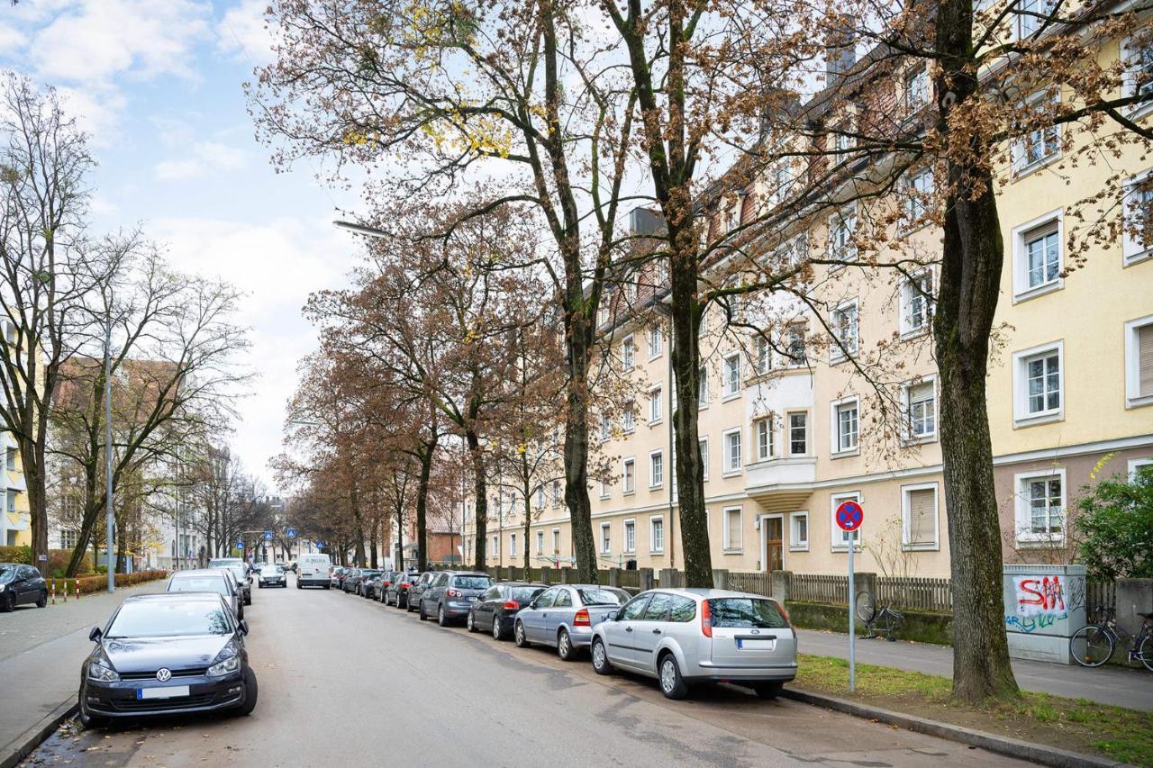 Apartment Big Central Near Rotkreuzplatz With 3 Bedroom For 12 Pax *
