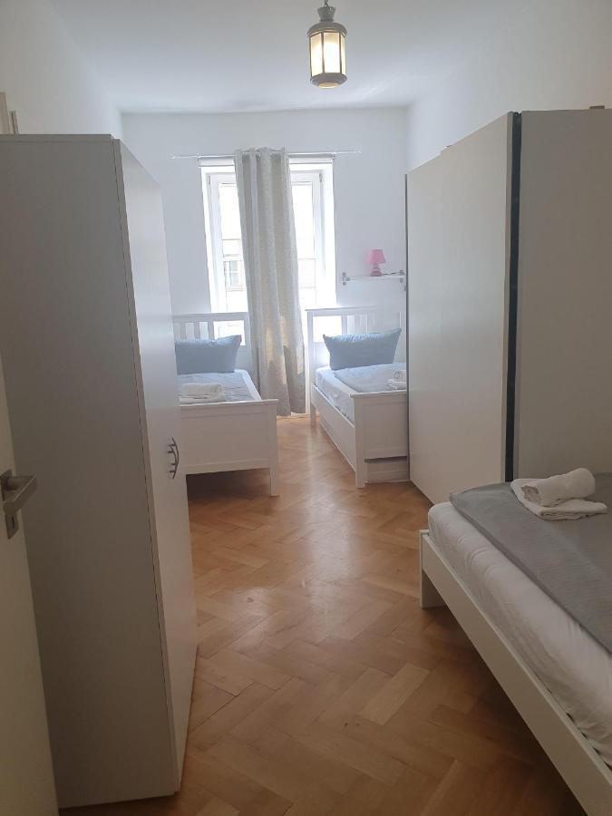 Apartment-Mit-2-Schlafzimmern * Munich