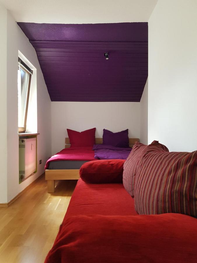 Ruhiges Doppelzimmer In Privatwohnung An Der U-bahn, Geteiltes Bad, Eigenes Wc * Munich