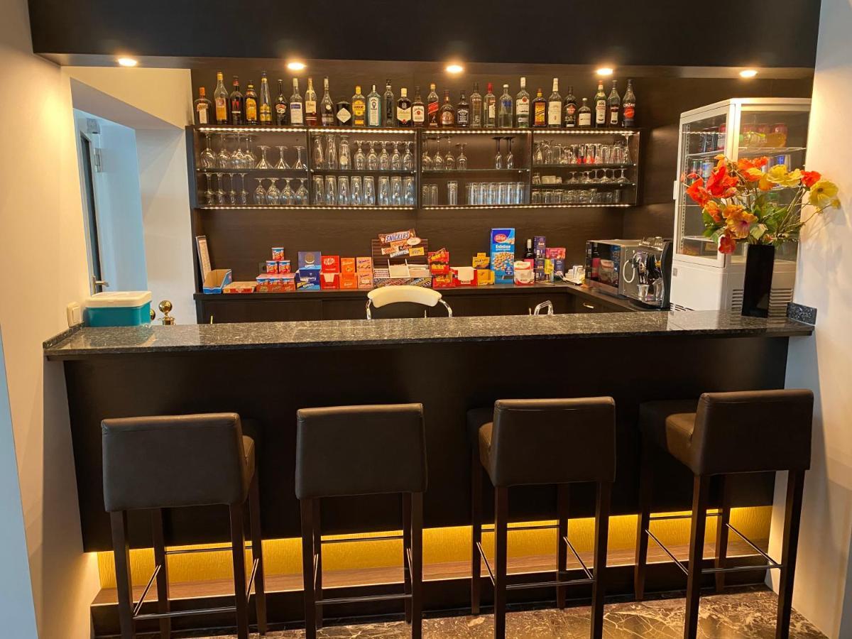 Hotel Montree 3*