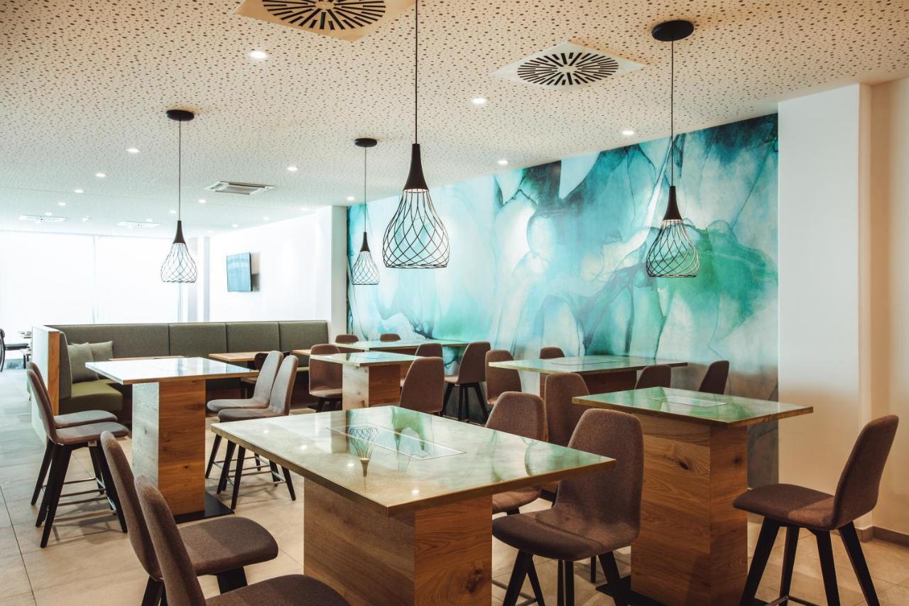 Hotel Wyndham Garden Messe 4*