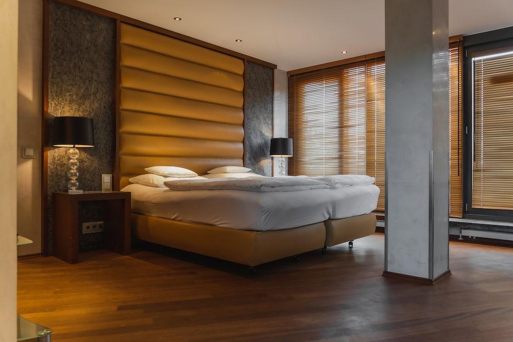 Yours Truly Hotel 4*