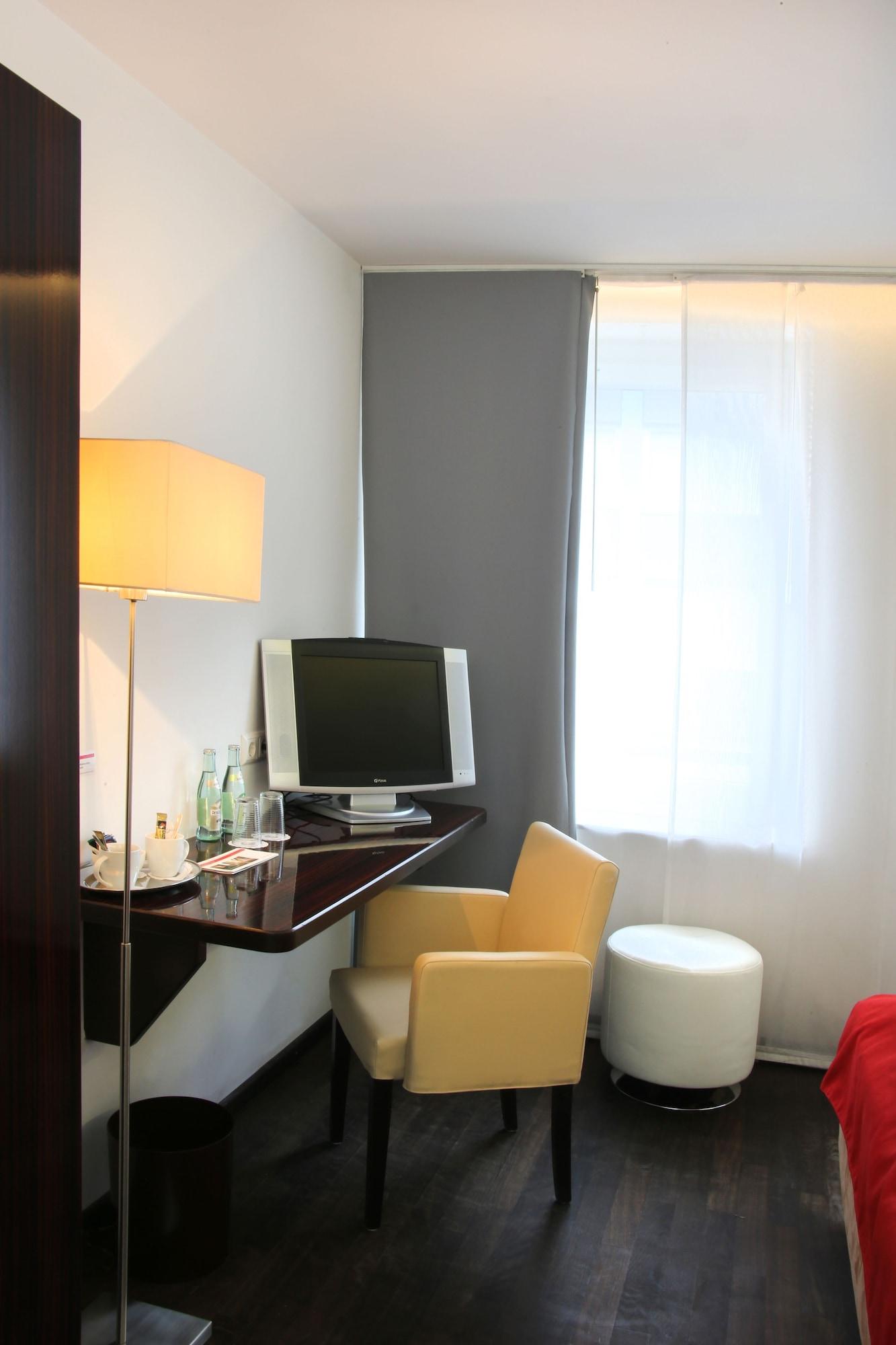 Helvetia Center 3* Munich