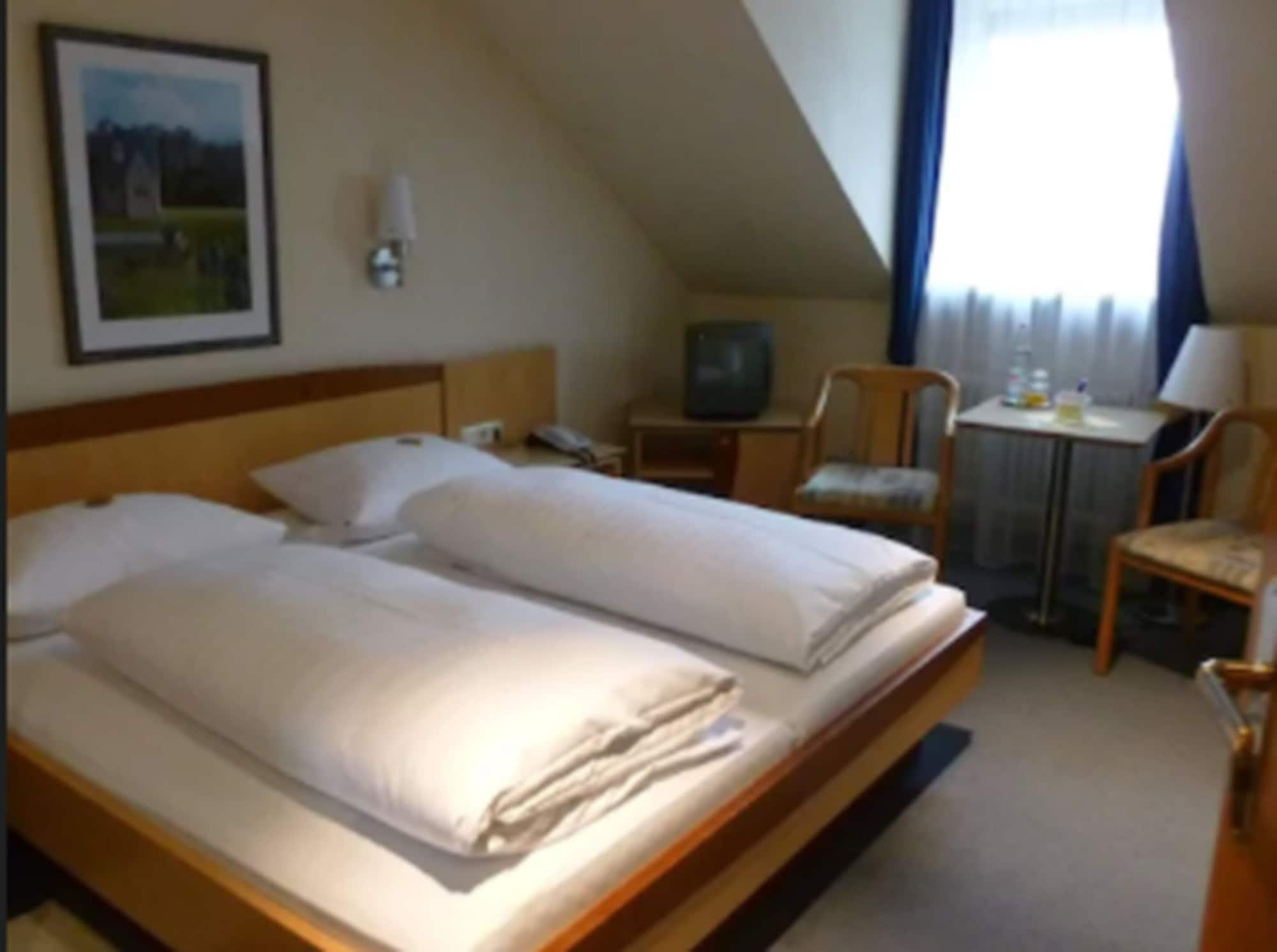 Hauser An Der Universitaet Hotel 3*