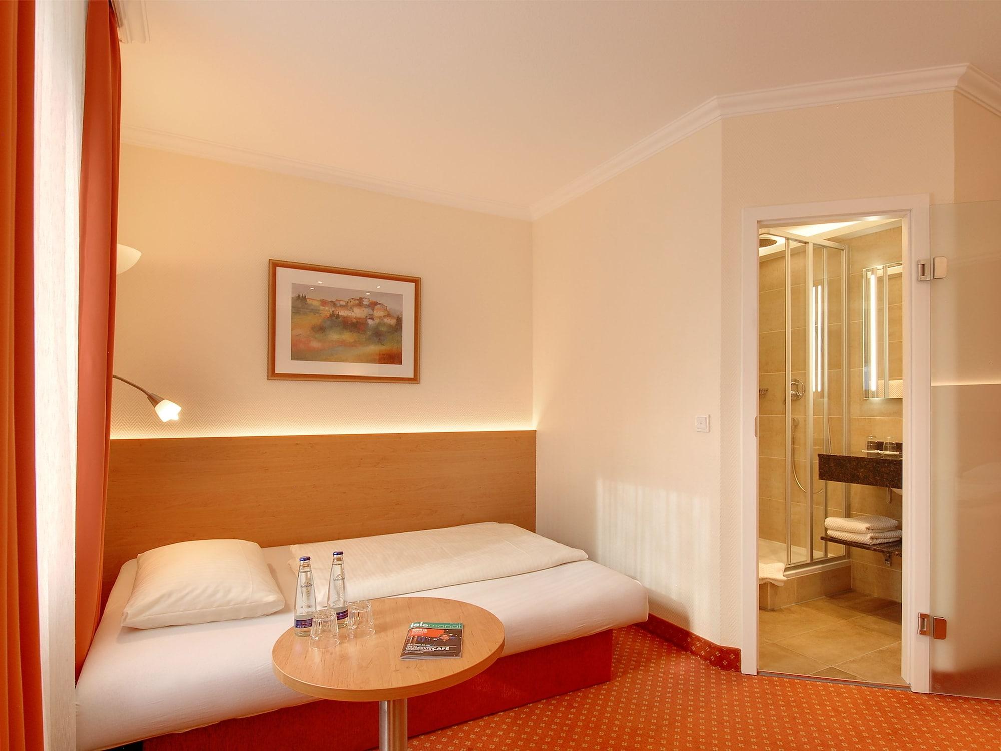 Kriemhild Am Hirschgarten Hotel 3*