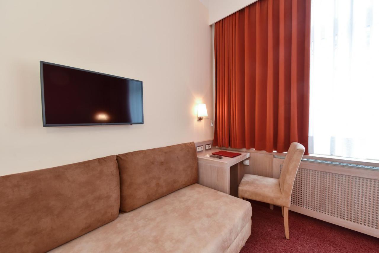 Adria Hotel 3*