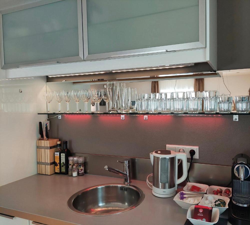 Paleo Finest Serviced 4*