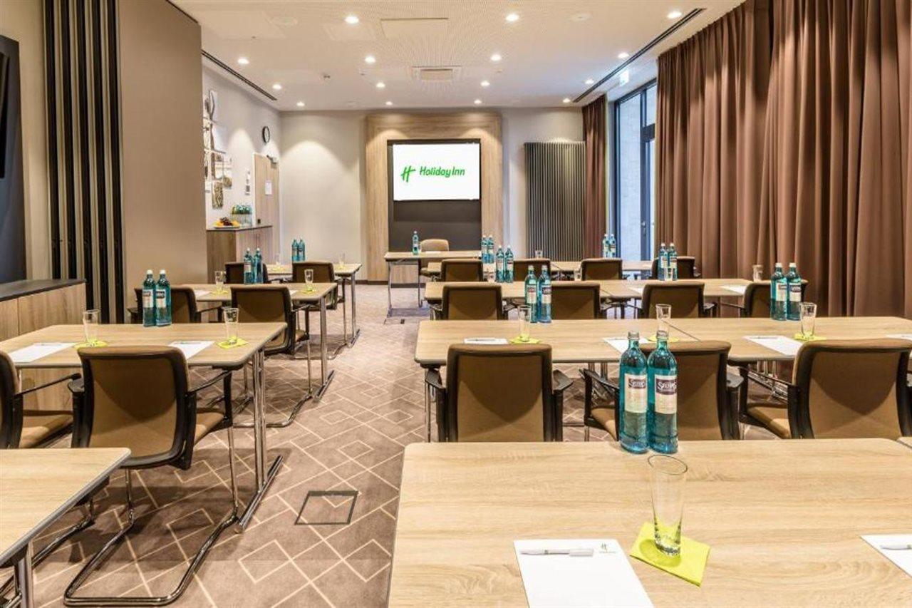 - East, An Ihg Hotel