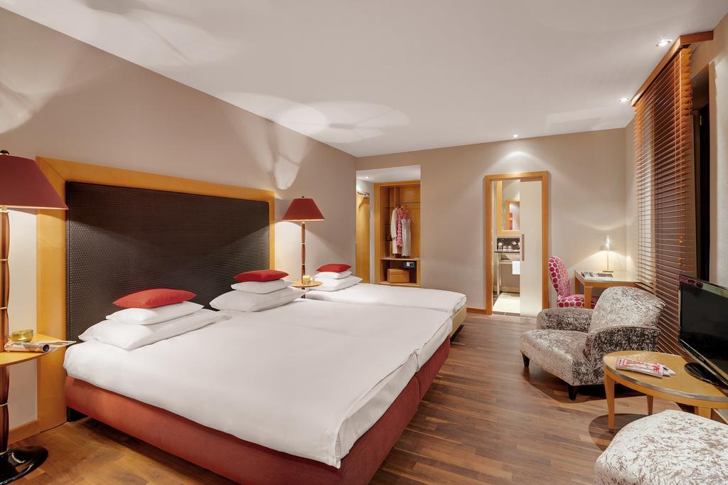Yours Truly Hotel 4*