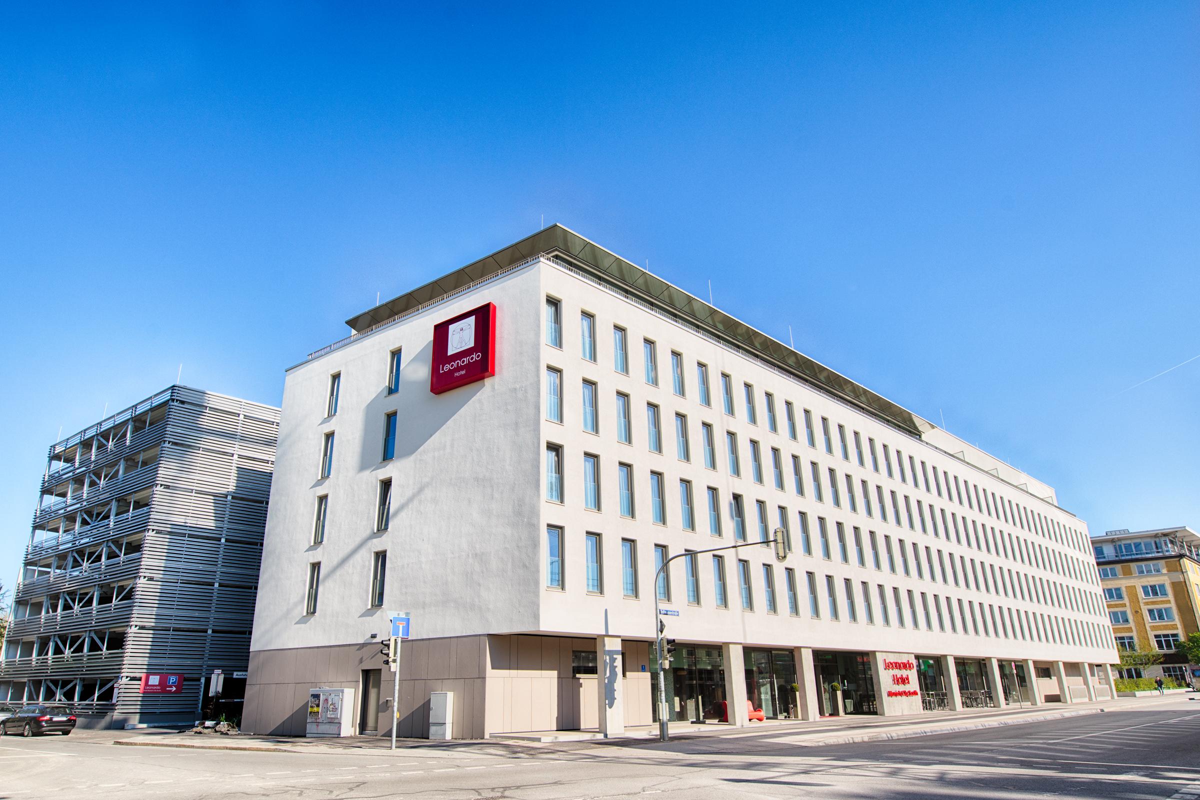 Hotel Leonardo South 4*