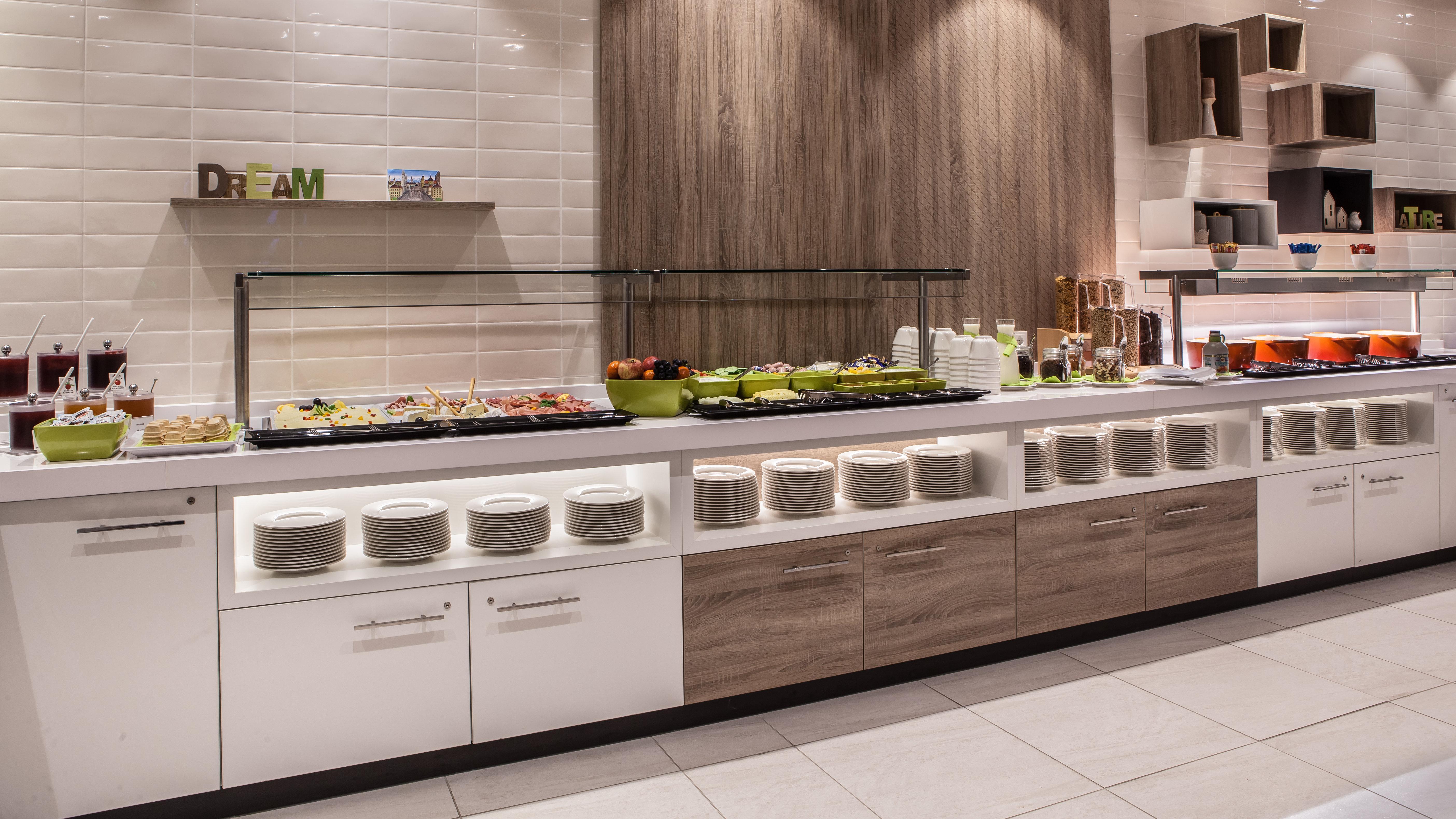 - East, An Ihg Hotel